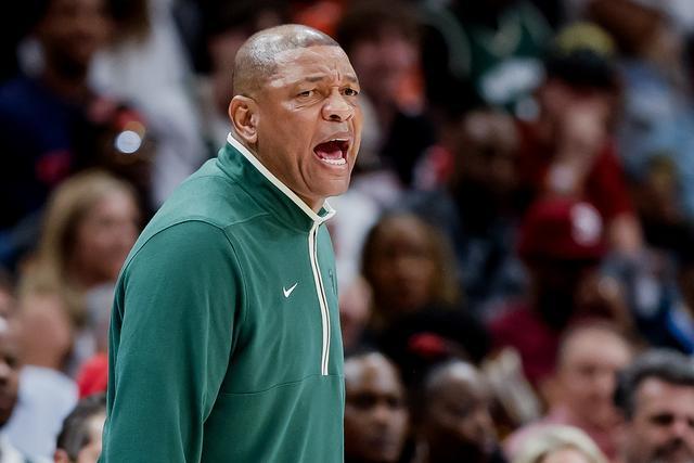 京媒:周琦愿加盟首钢 结果取决于两队谈判结果